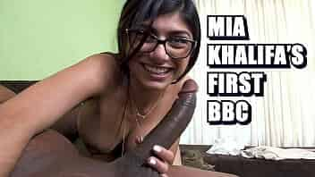 Arab Queen Mia Khalifa Drives Through The Projects On The Lookout For BBC